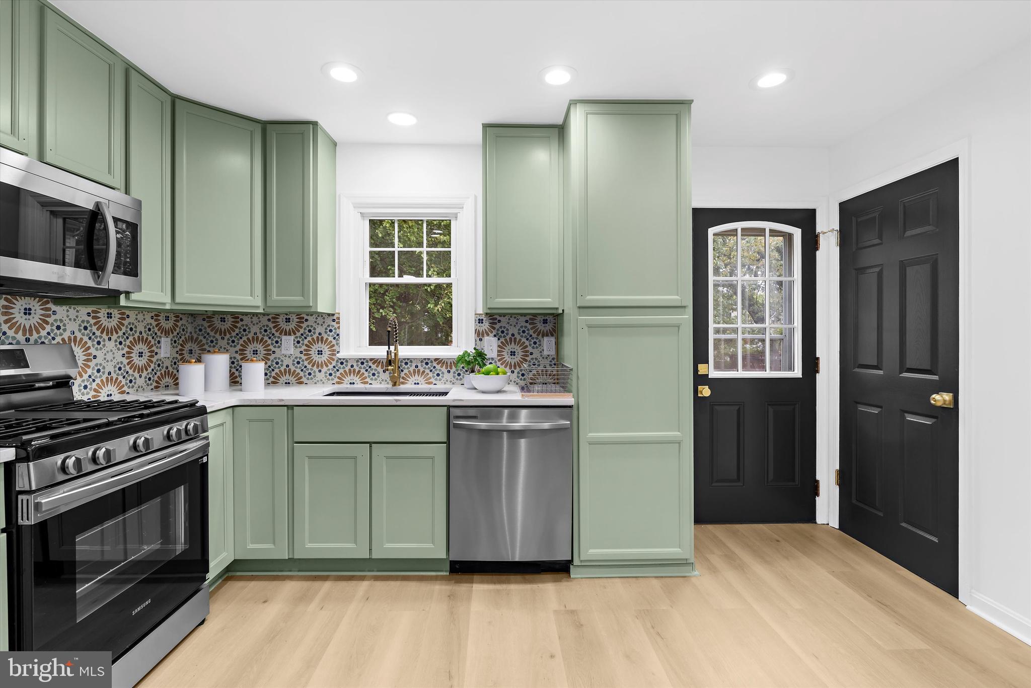 RIVERDALE PARK - Residential