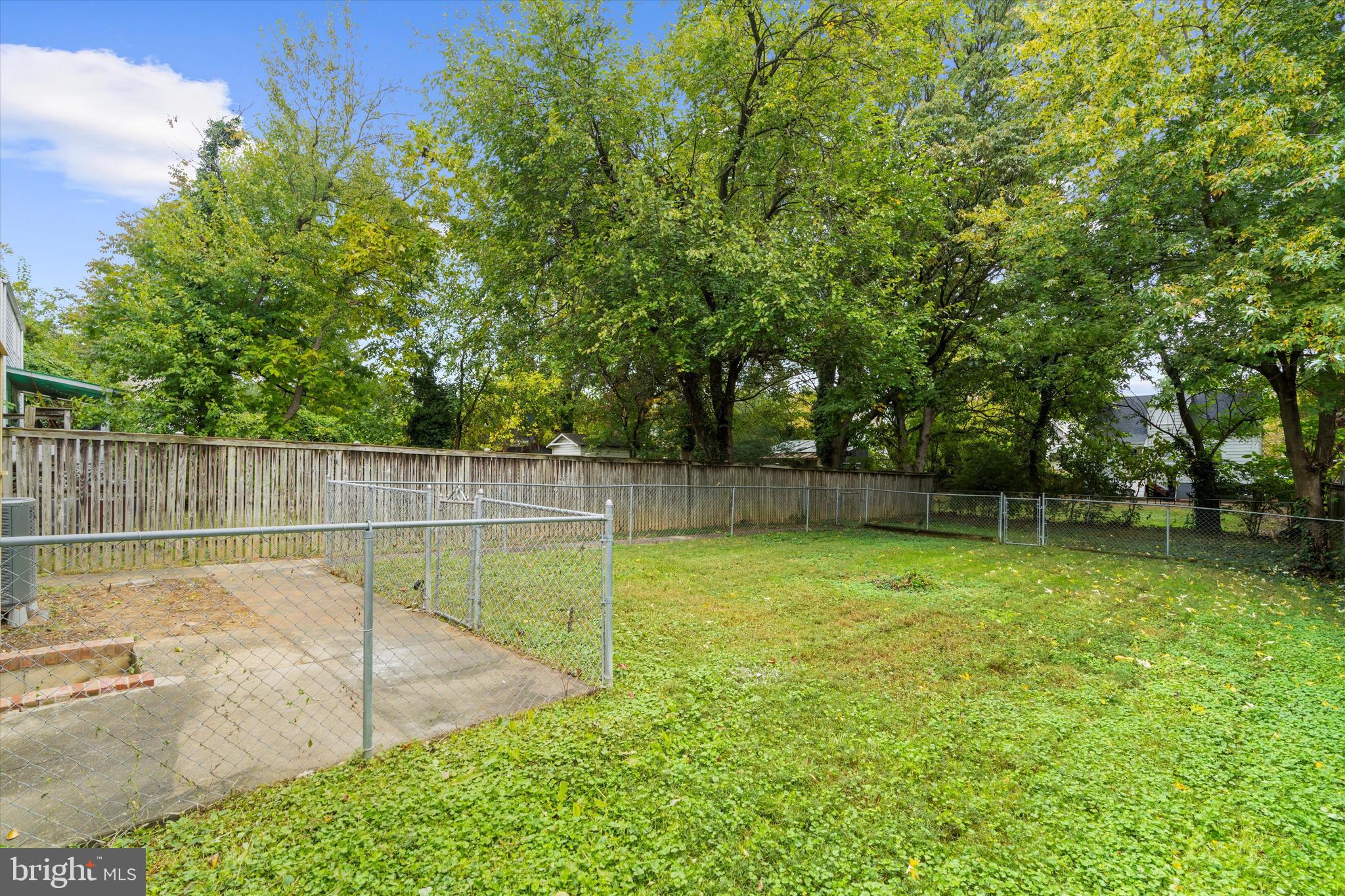 RIVERDALE PARK - Residential