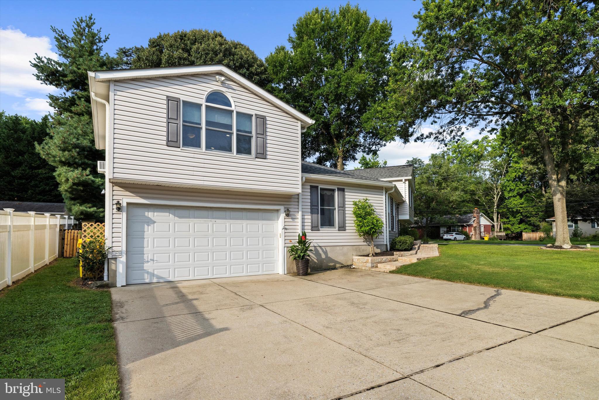 301 RAUSSELL PLACE