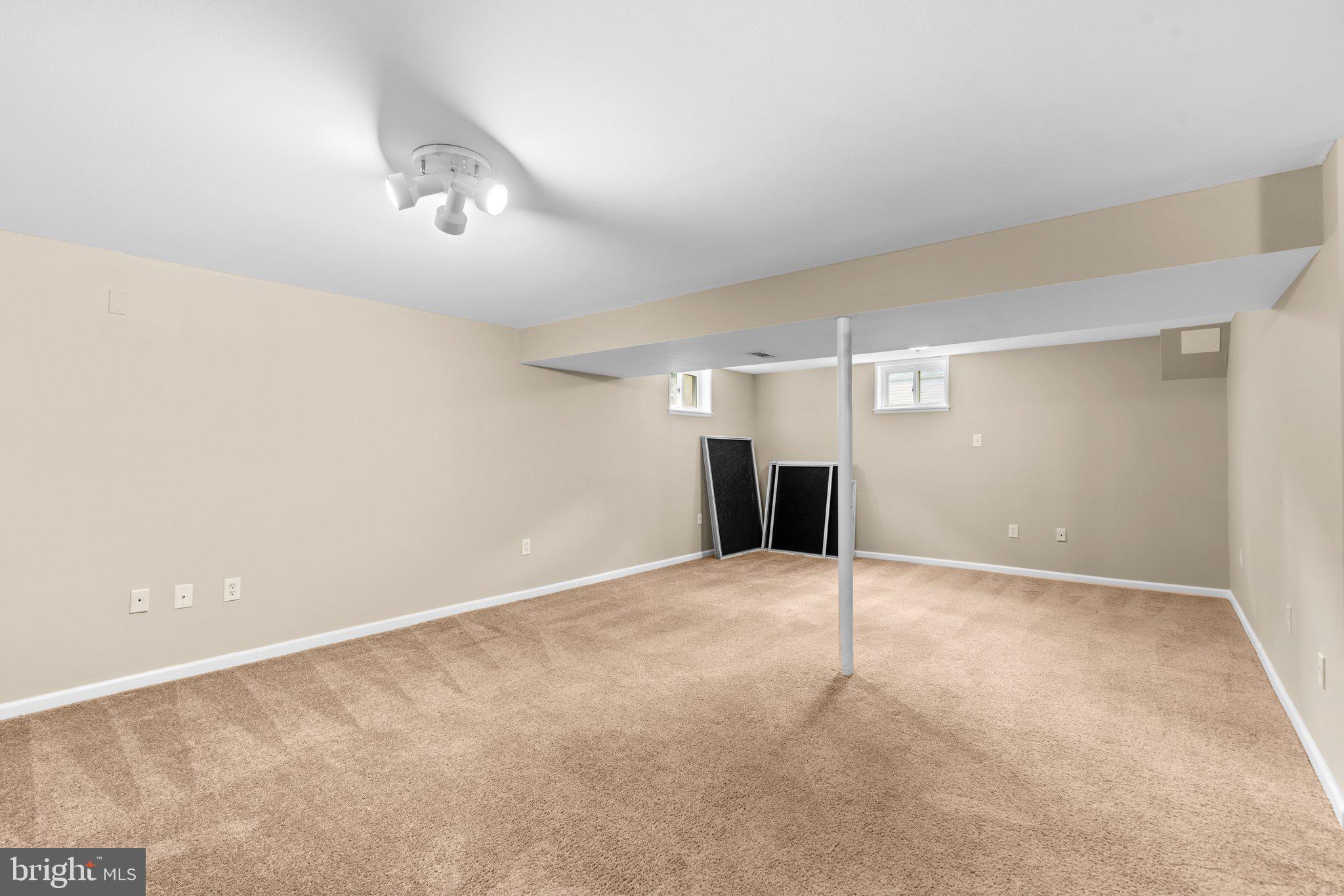 VILLAGE OF OWEN BROWN - Residential