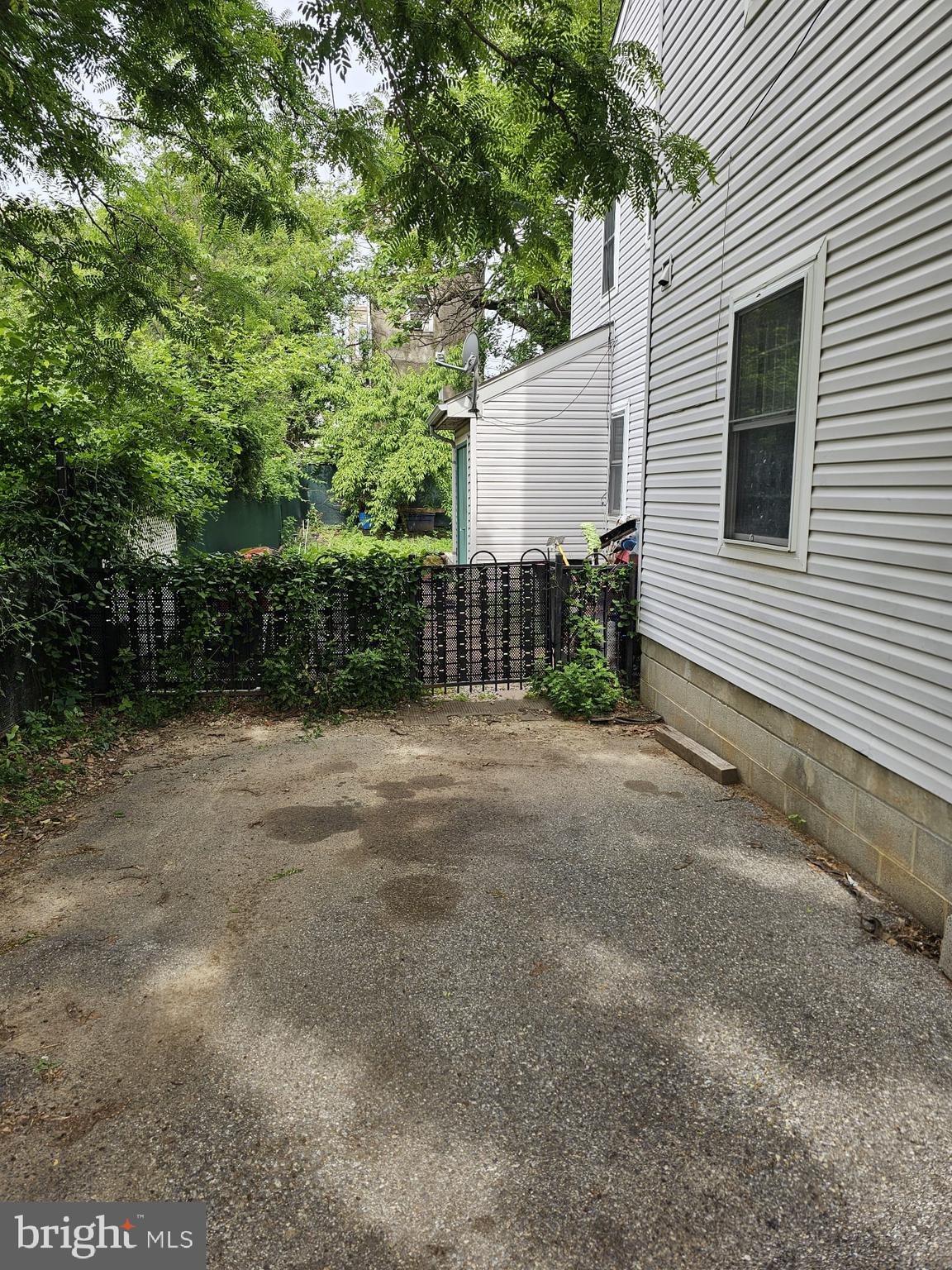 TEMPLE UNIVERSITY - Residential Lease