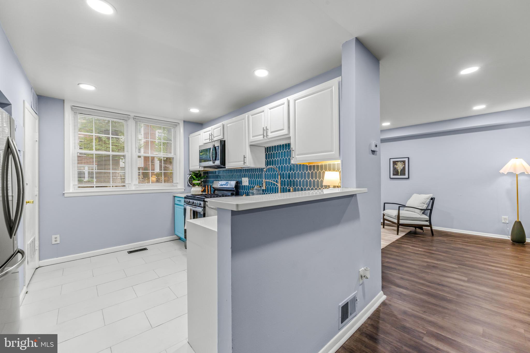 HOMELAND SOUTHWAY - Residential Lease