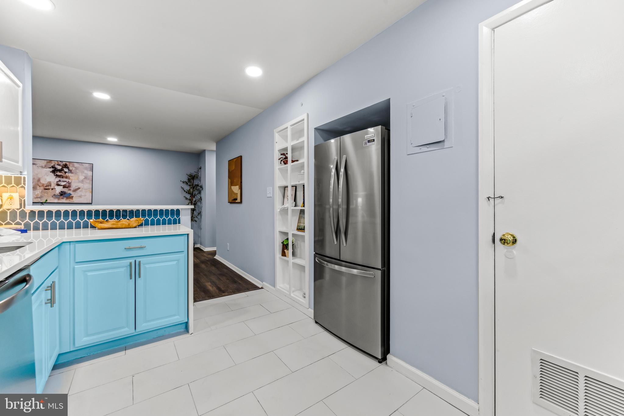 HOMELAND SOUTHWAY - Residential Lease