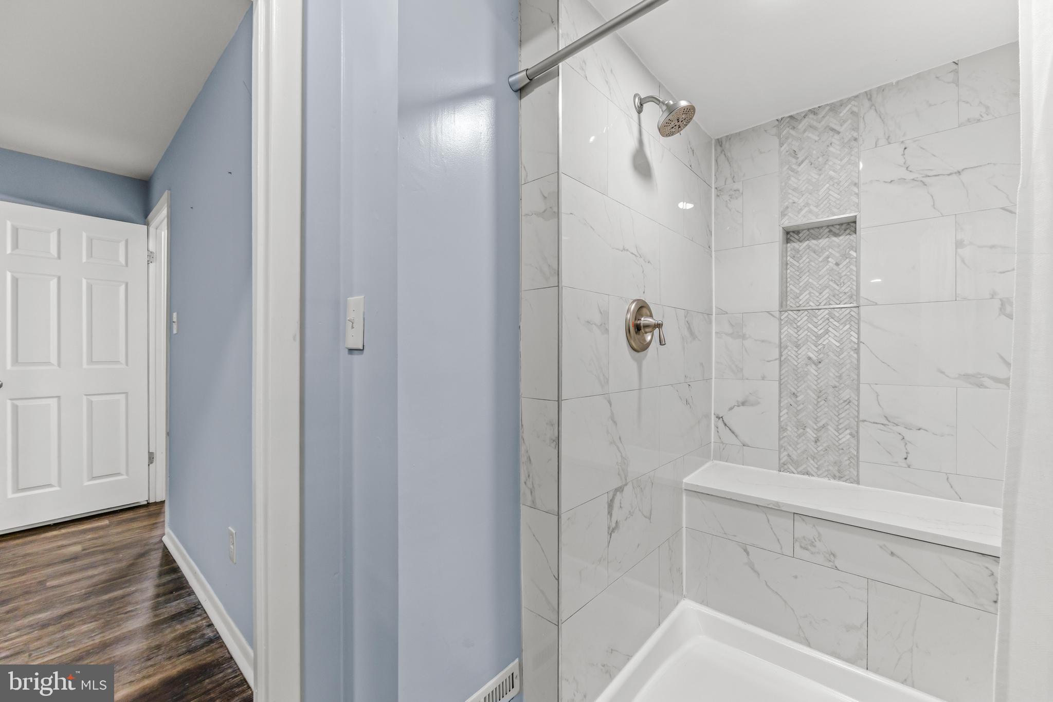 HOMELAND SOUTHWAY - Residential Lease