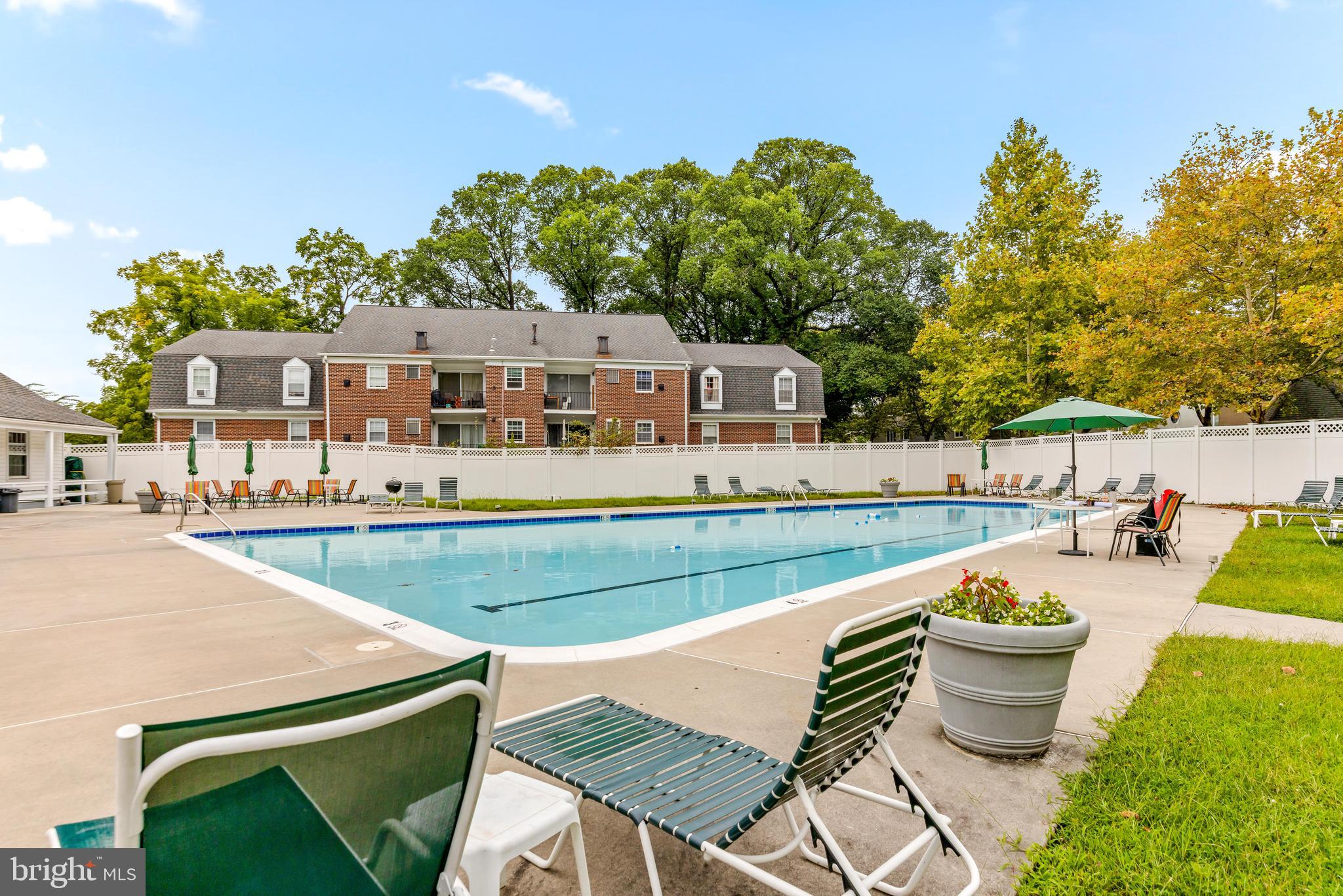 HOMELAND SOUTHWAY - Residential Lease