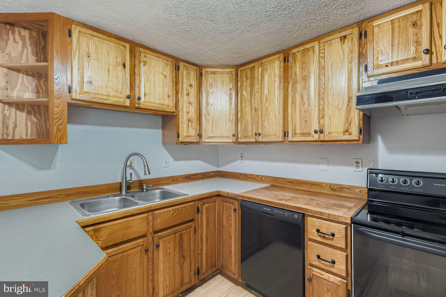 HARMANS WOODS - Residential