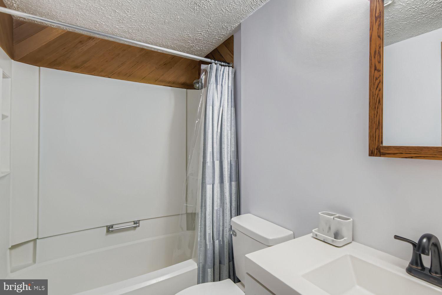 HARMANS WOODS - Residential