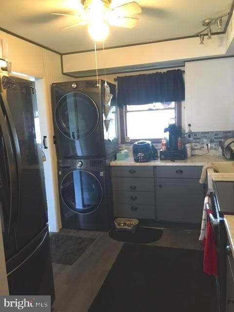 COLONY PARK - Residential