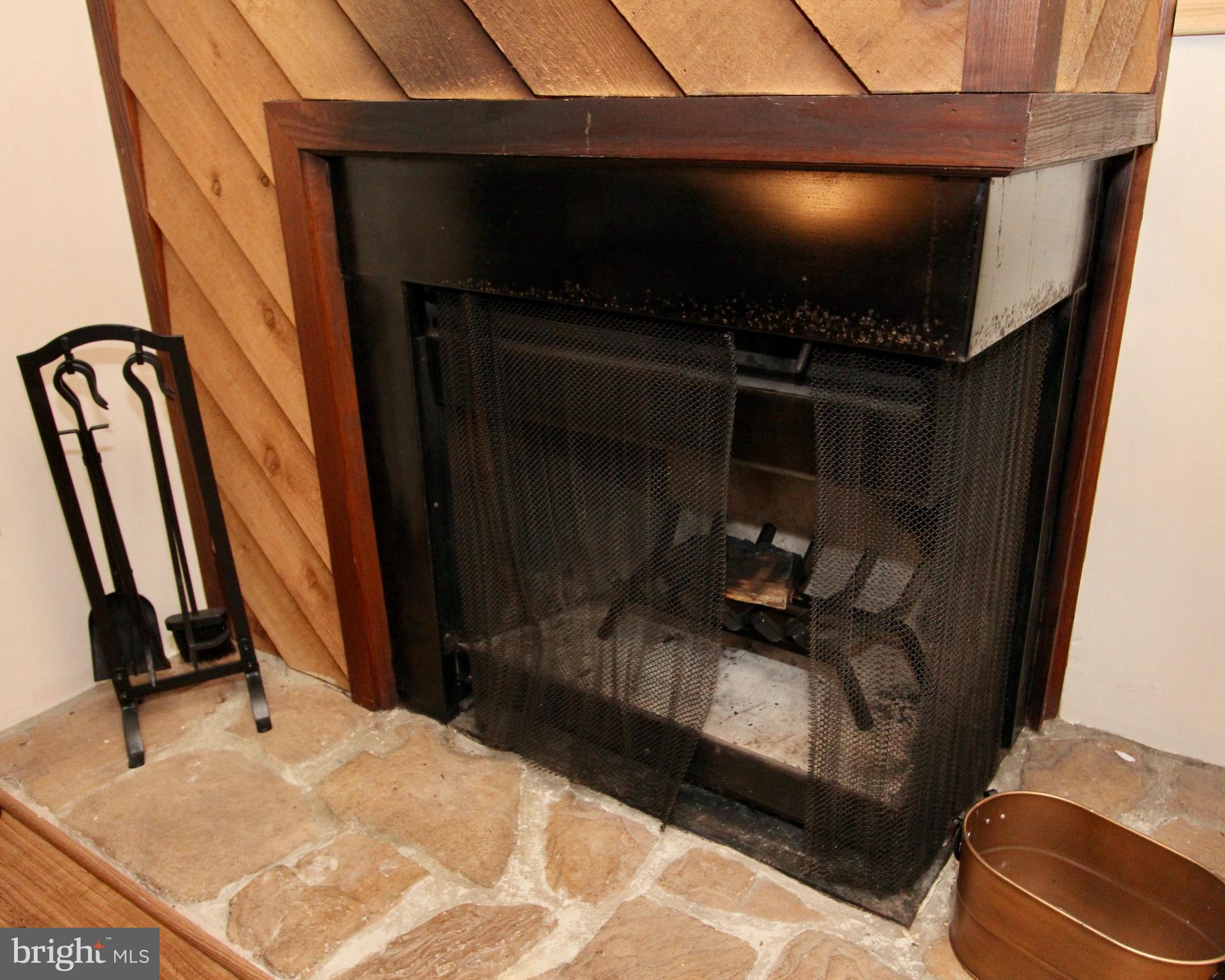 DEVONNE WOODS - Residential