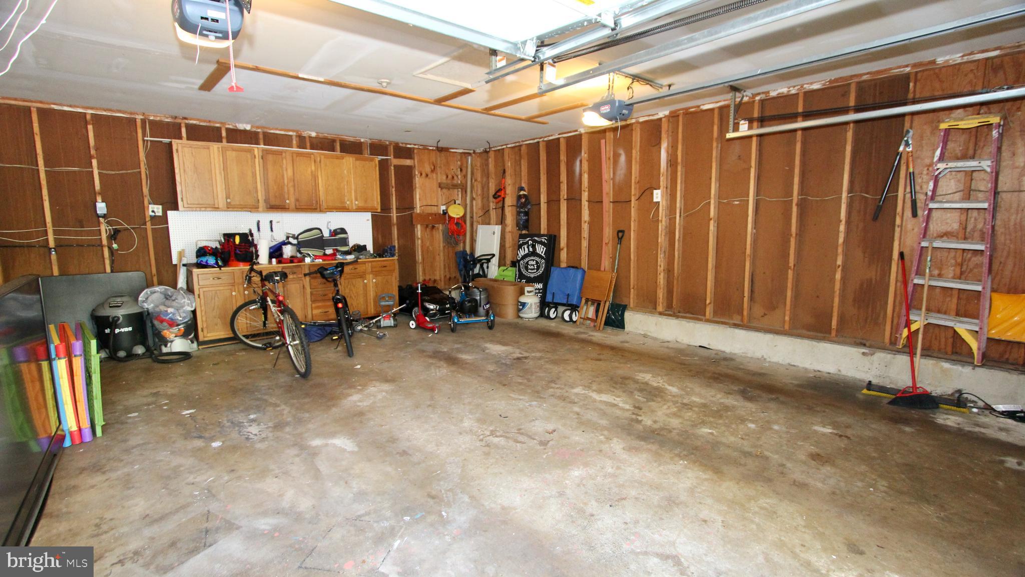 DEVONNE WOODS - Residential