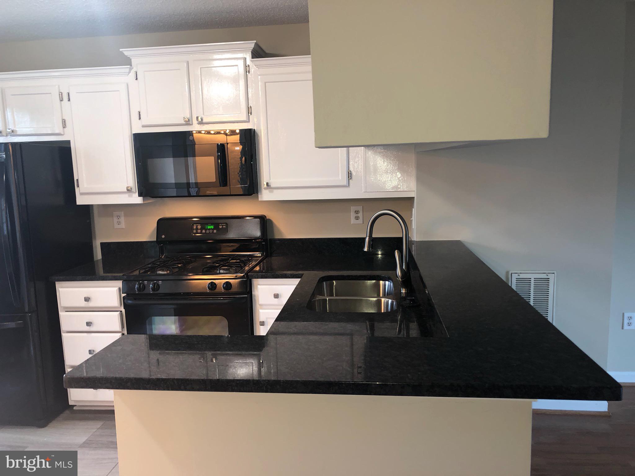 LANDSDOWNE - Residential