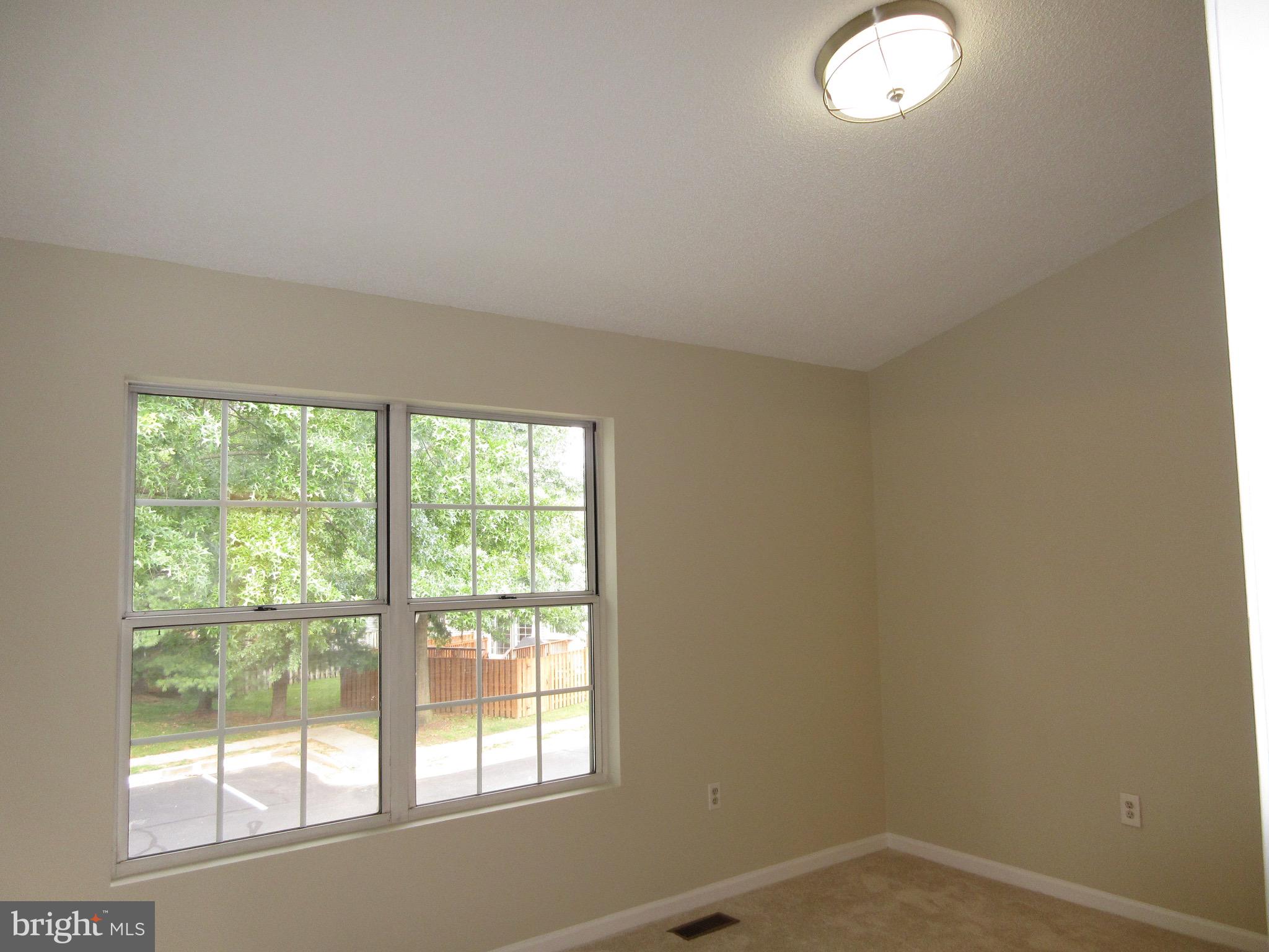 LANDSDOWNE - Residential