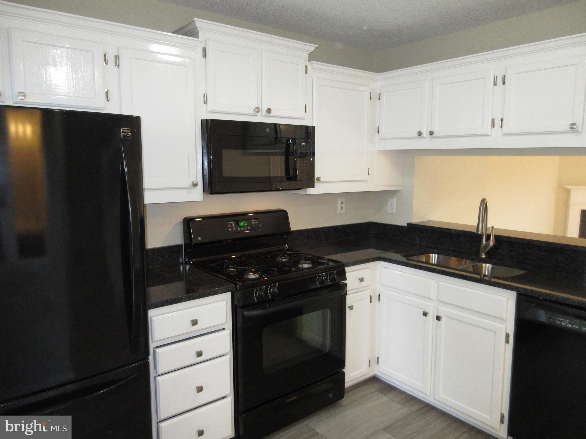 LANDSDOWNE - Residential