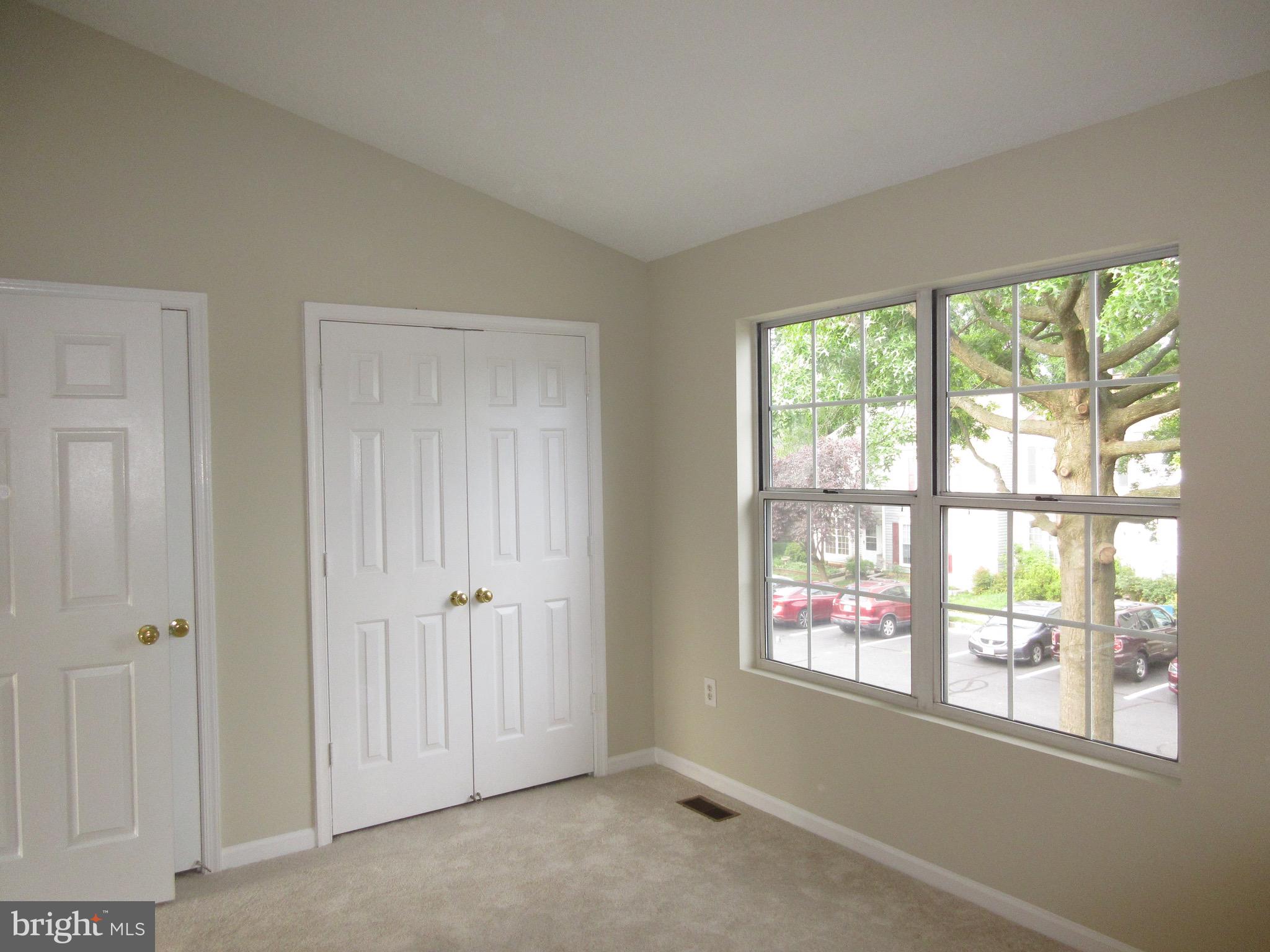 LANDSDOWNE - Residential