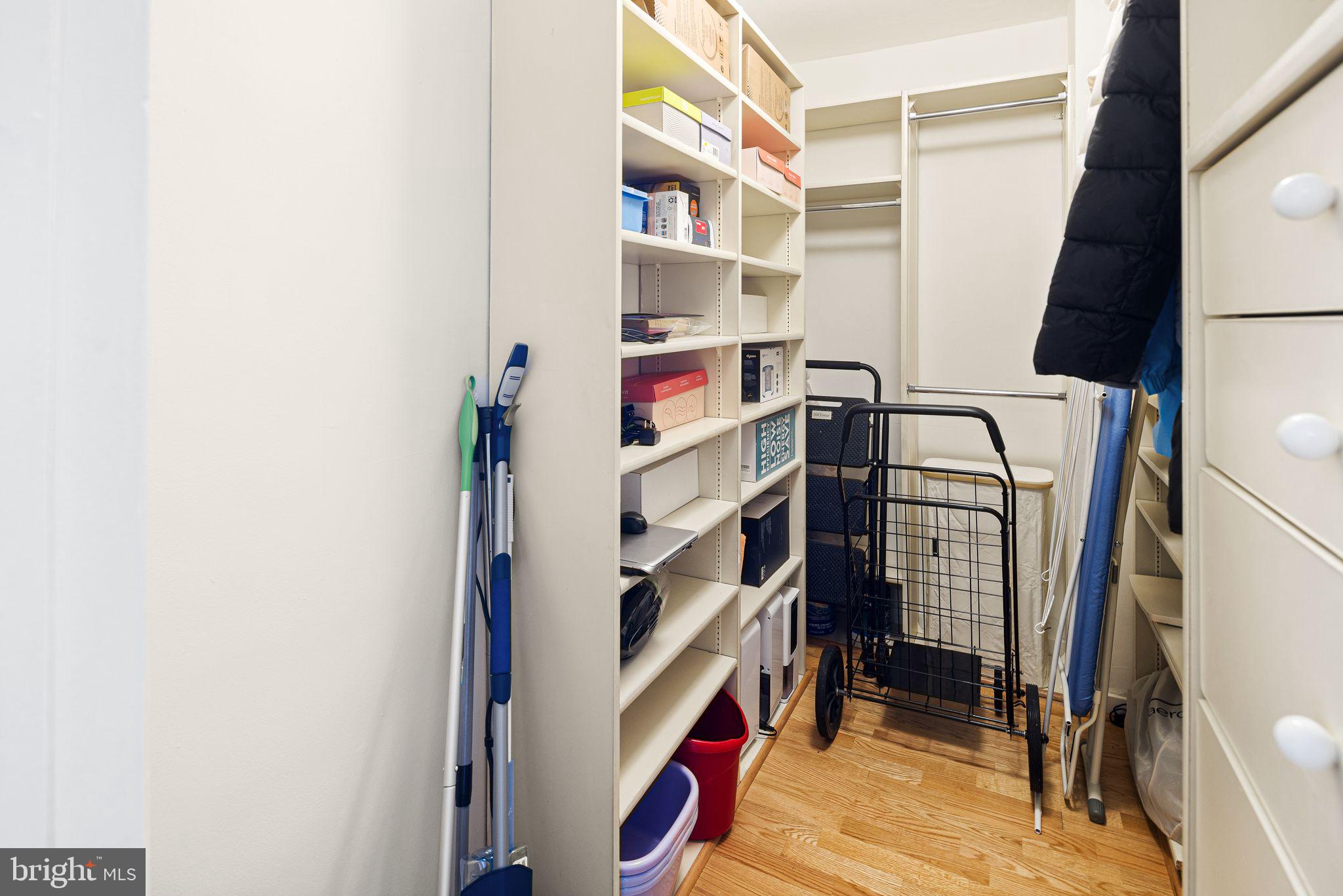 SOCIETY HILL - Residential