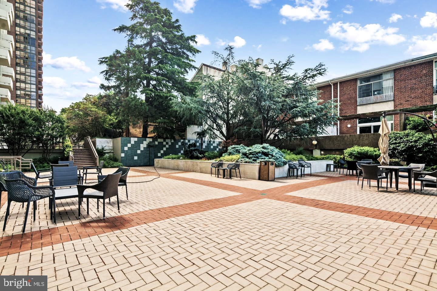 SOCIETY HILL - Residential