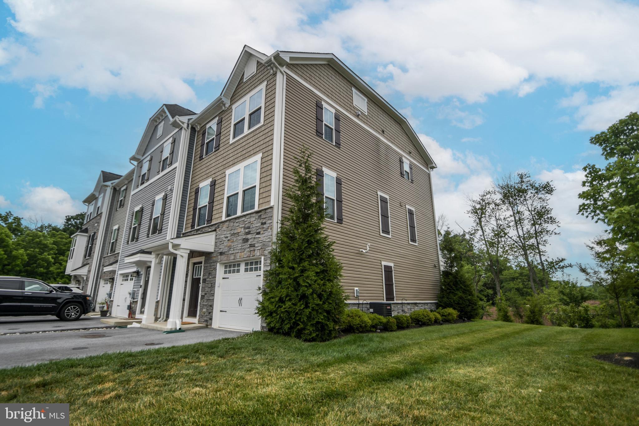 257 SUGAR MAPLE SQUARE