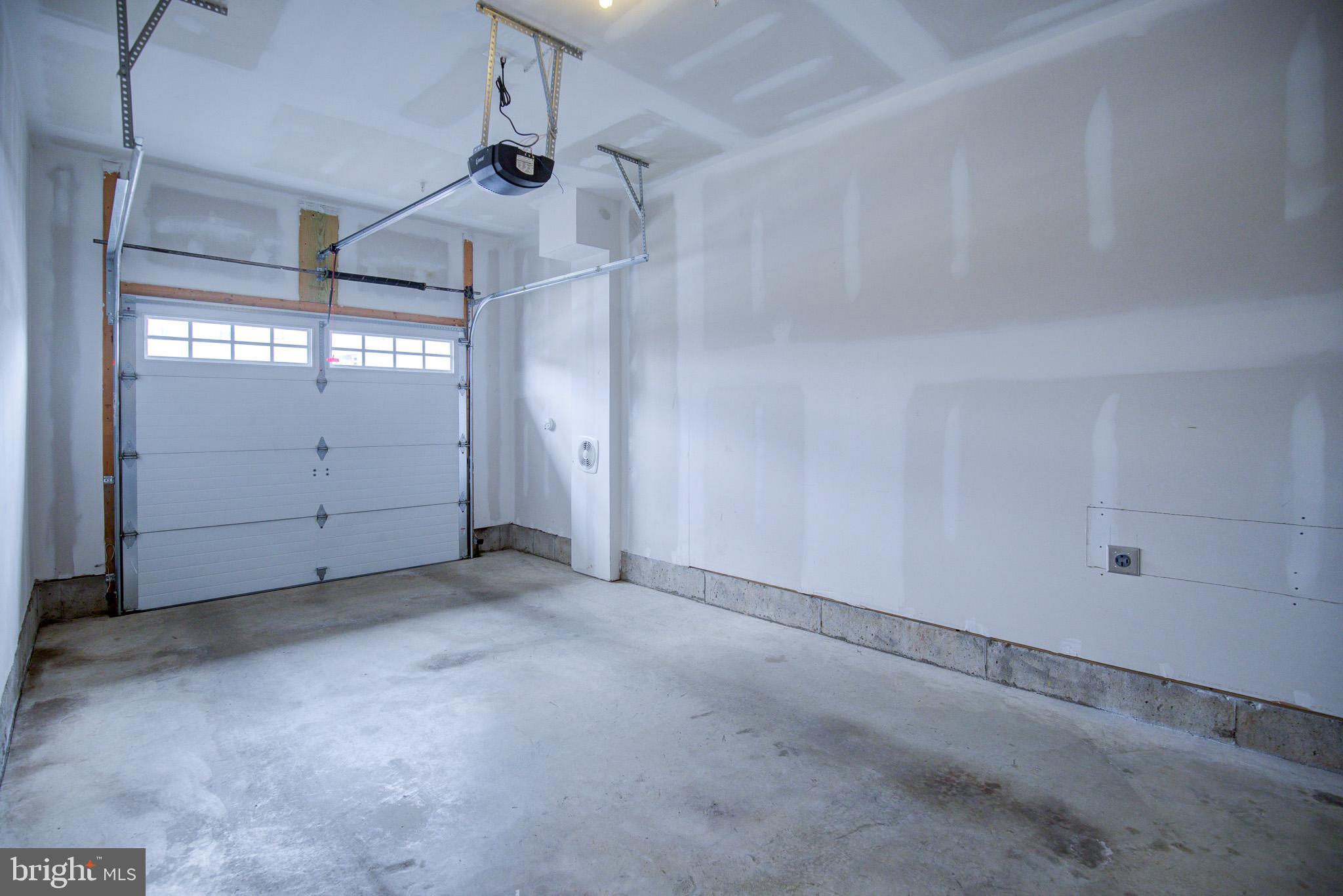 RIDGES AT LOUDOUN VALLEY - Residential