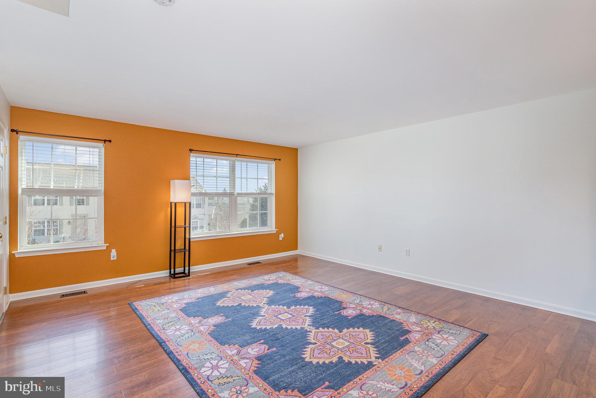 MANOR OAKS - Residential