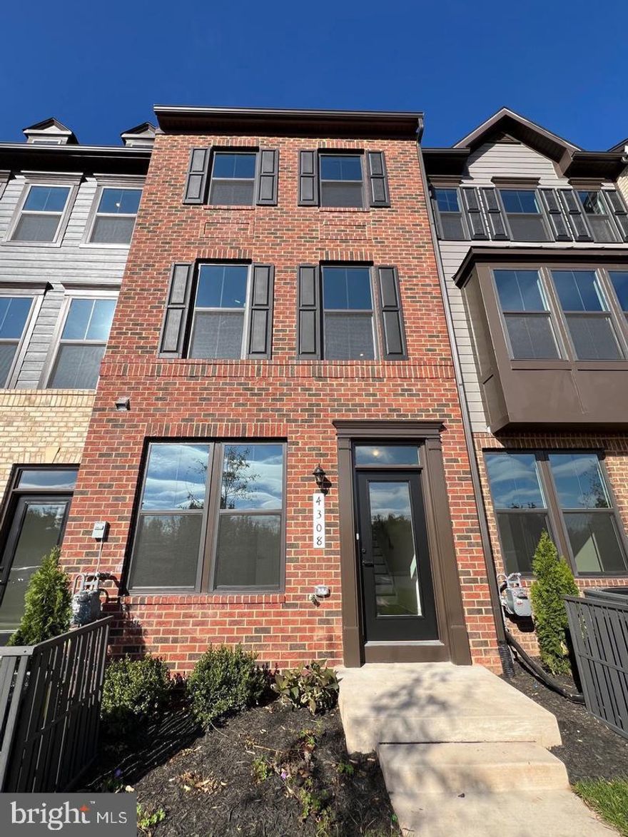 Discover modern living in this new 4 level  Craftsman-style townhome, built in 2024. With its timeless brick front design and elegant finishes, this home combines style, comfort, and convenience.
Inside, you’ll love:
4 spacious bedrooms, each featuring its own private en-suite bath 🛁. 
The 4th level offers a stunning terrace and a versatile loft space — perfect as a primary suite, home office, or recreation room.
Bright, open-concept layout filled with natural light ☀️
Modern kitchen and living areas, perfect for both relaxing and entertaining 🍷
Attached rear-entry garage for easy access 🚗
In-unit washer & dryer for everyday convenience 🧺
Details:
📅 Available: November 1, 2025
📍 Location: The Ellipse at Westfields

This home offers the perfect mix of luxury and comfort in a quiet, well-connected community.

Don’t miss your chance — schedule a showing and make this beautiful home yours! 🏡