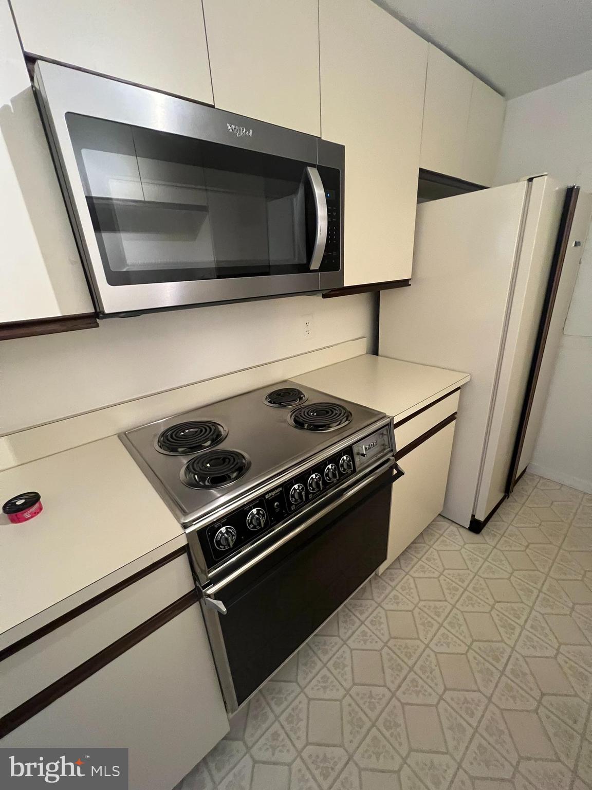 ATRIUM - Residential Lease