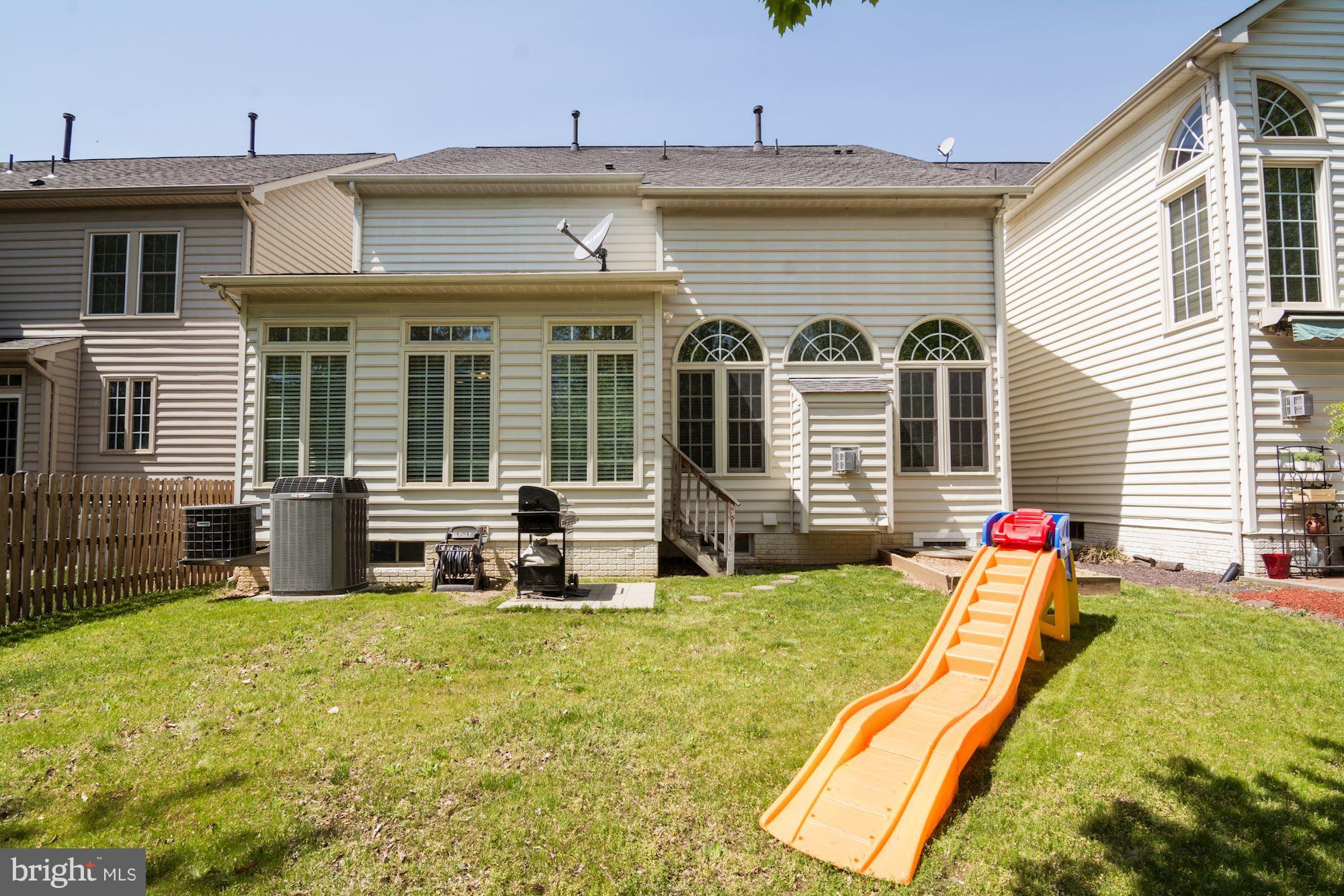 LORTON TOWN CNTR LANDBAY - Residential