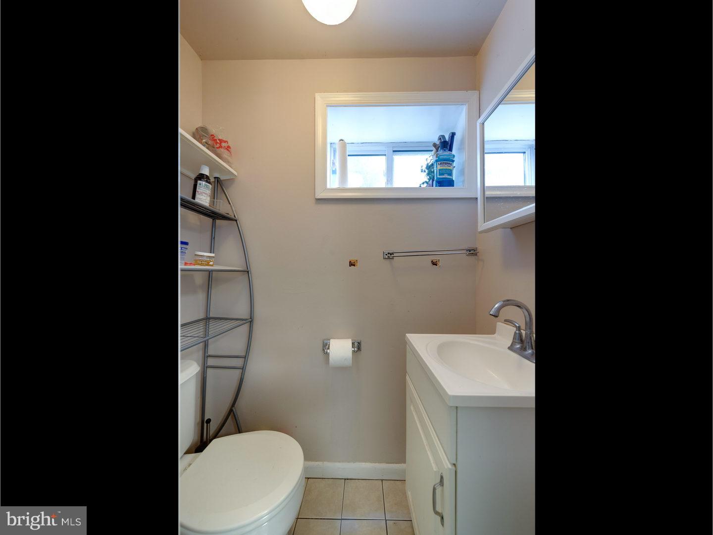 LARCHMONT SQ - Residential