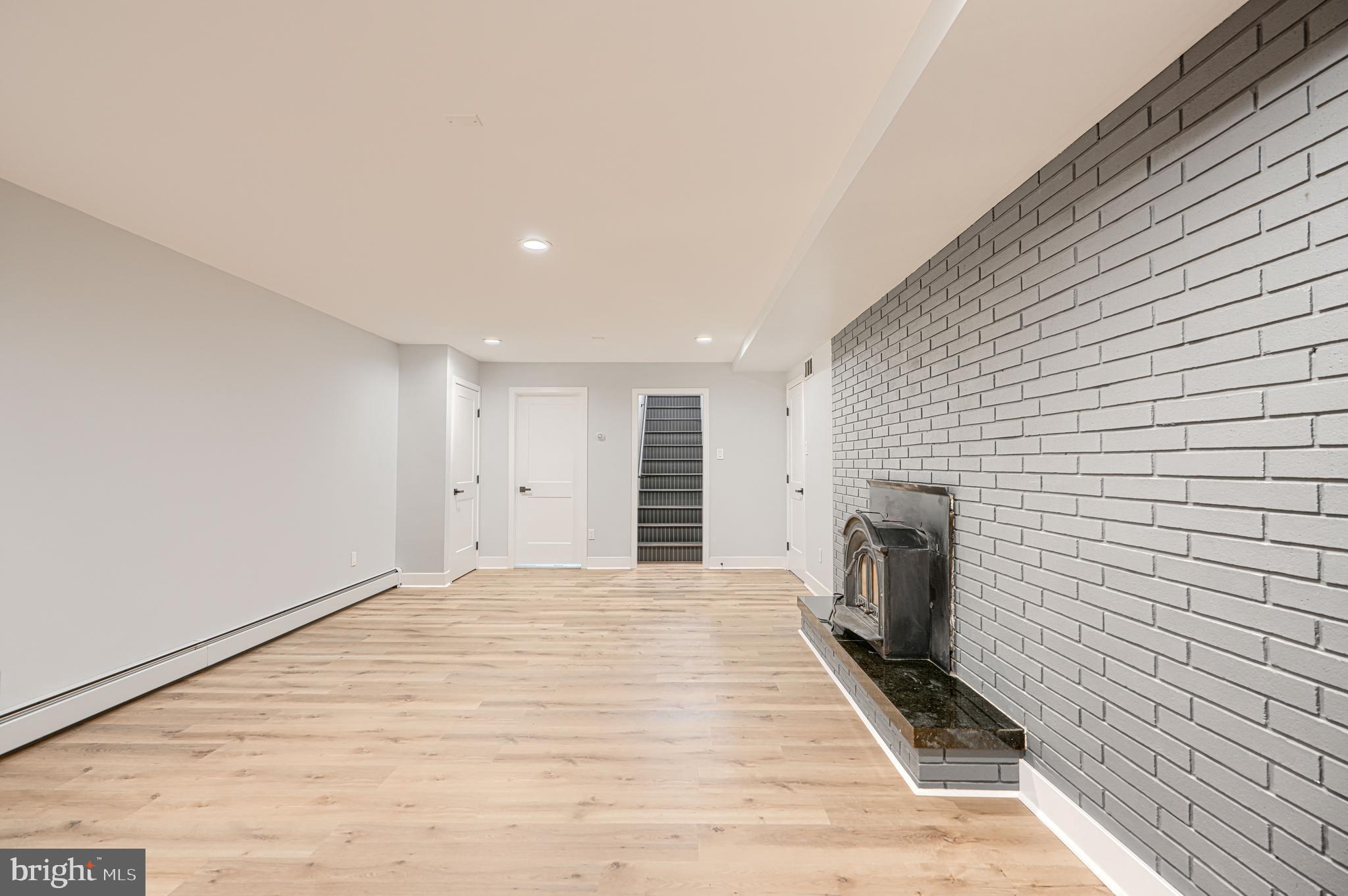 HAMPTON - Residential