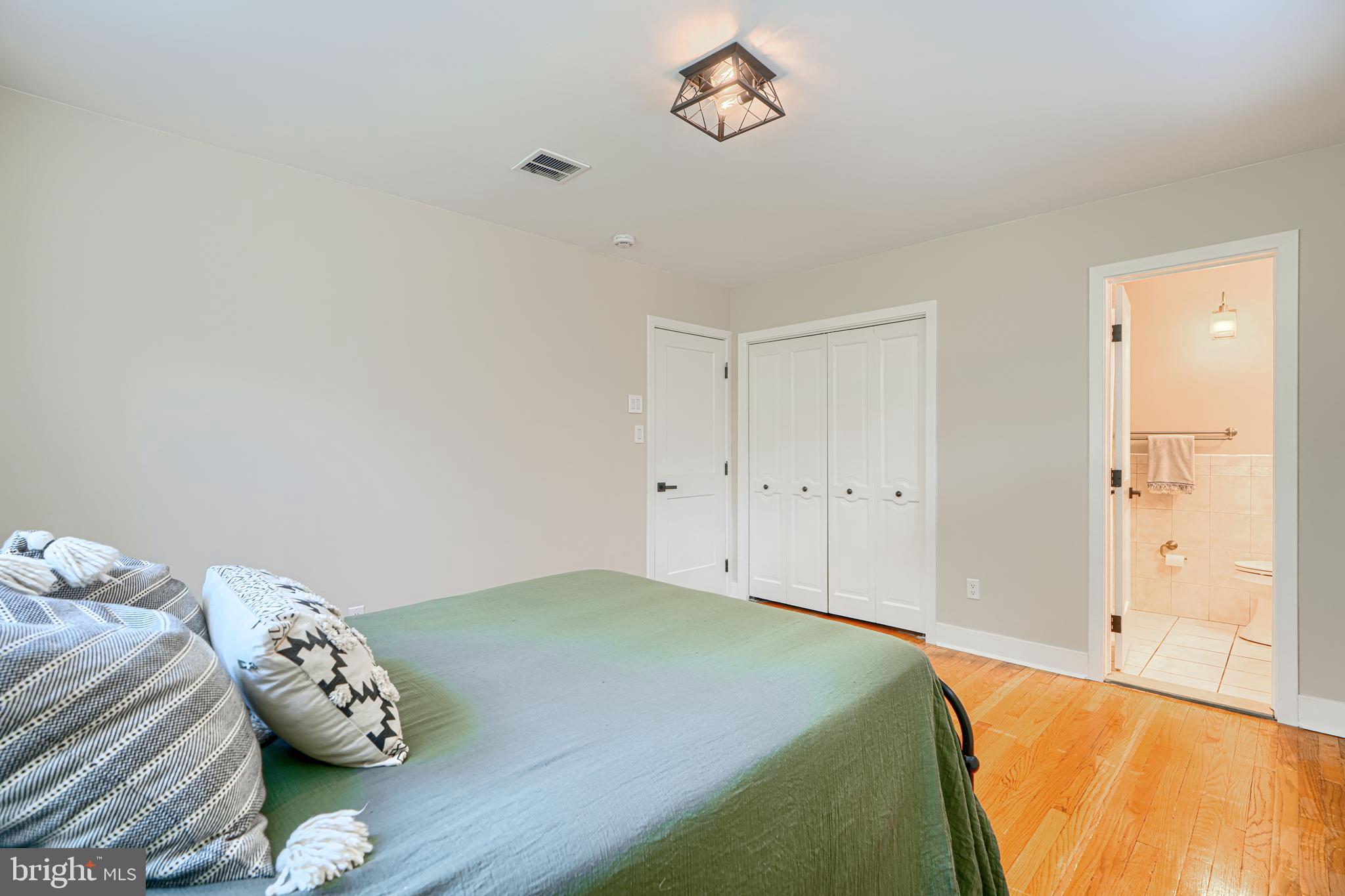 HAMPTON - Residential