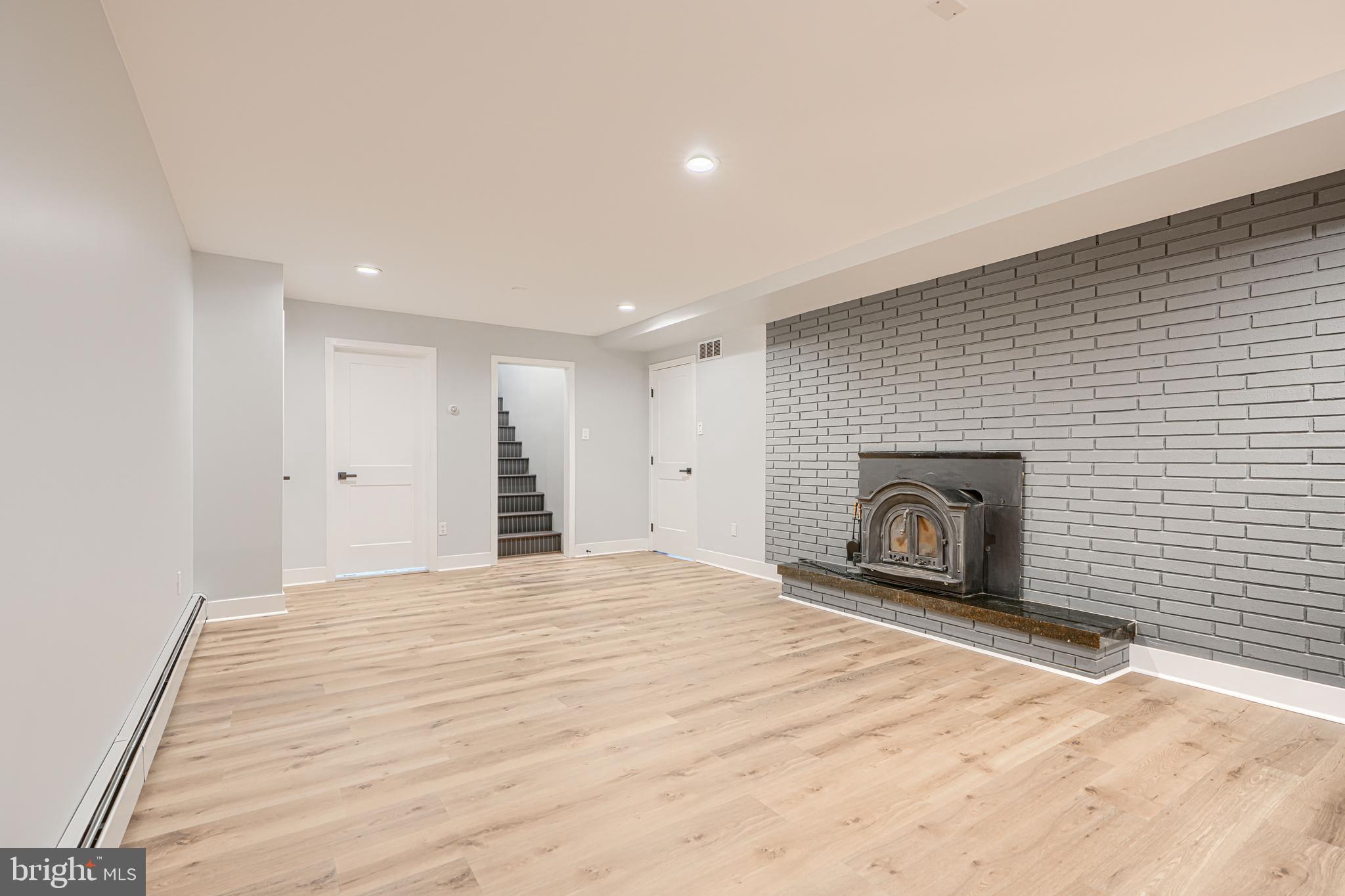 HAMPTON - Residential