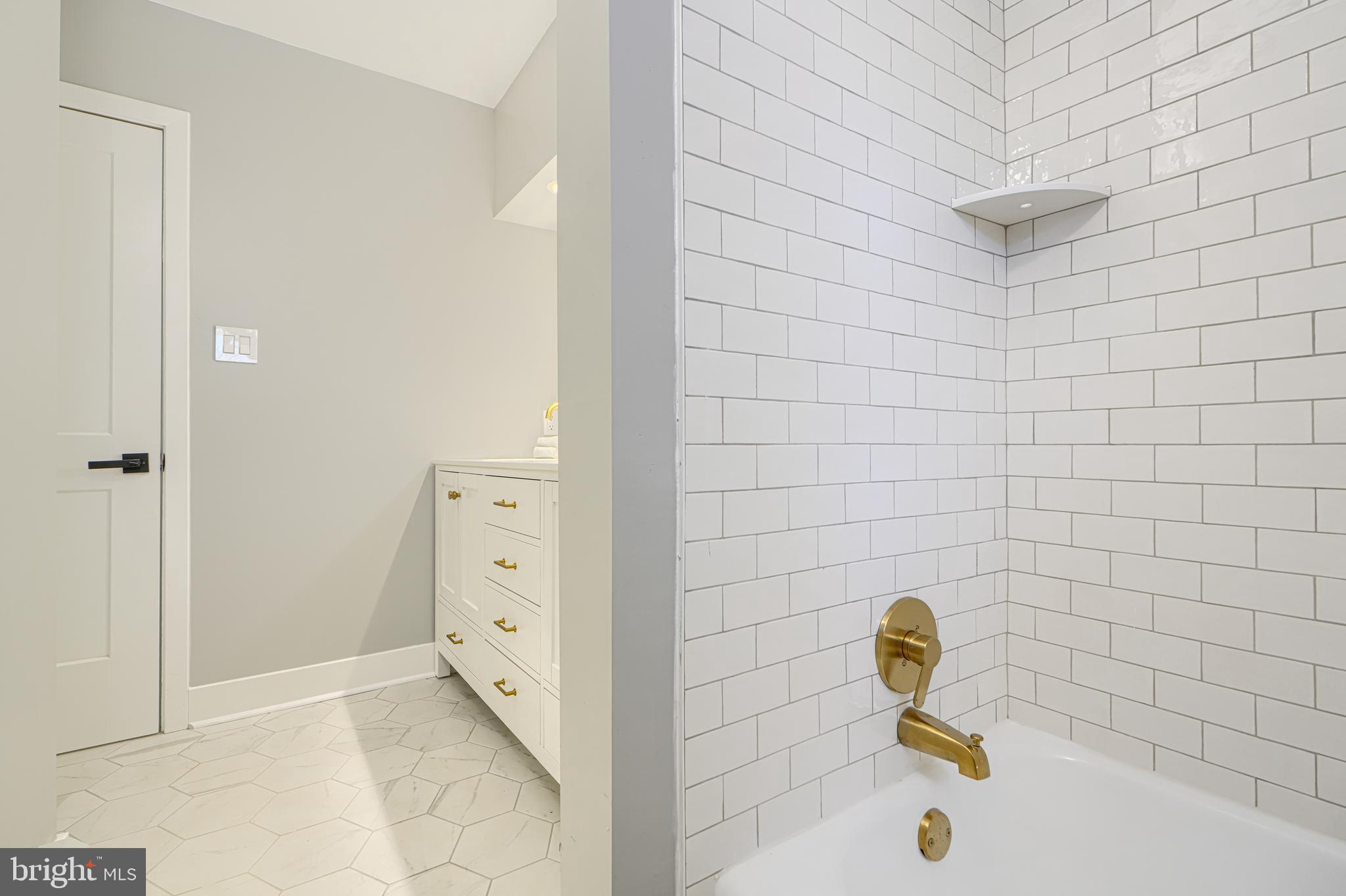 HAMPTON - Residential