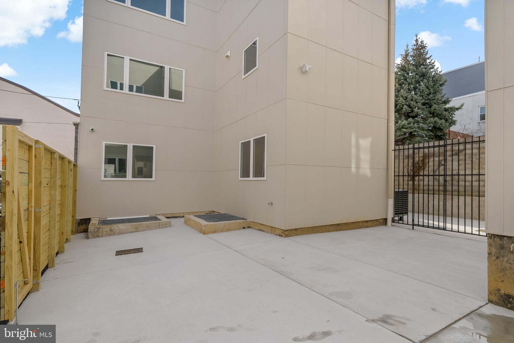 OLDE KENSINGTON - Residential Lease