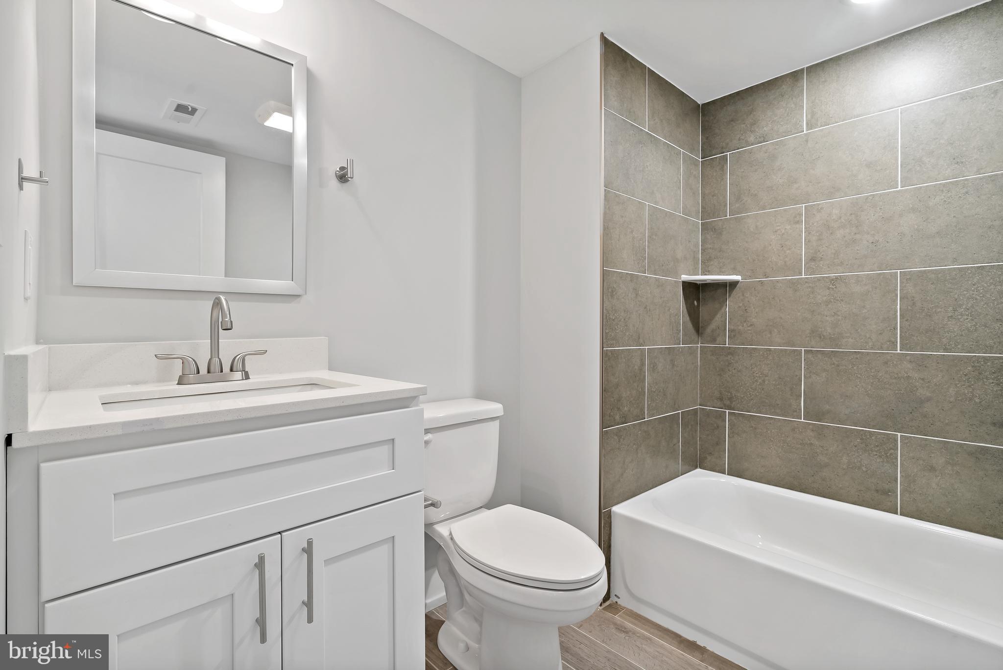 OLDE KENSINGTON - Residential Lease
