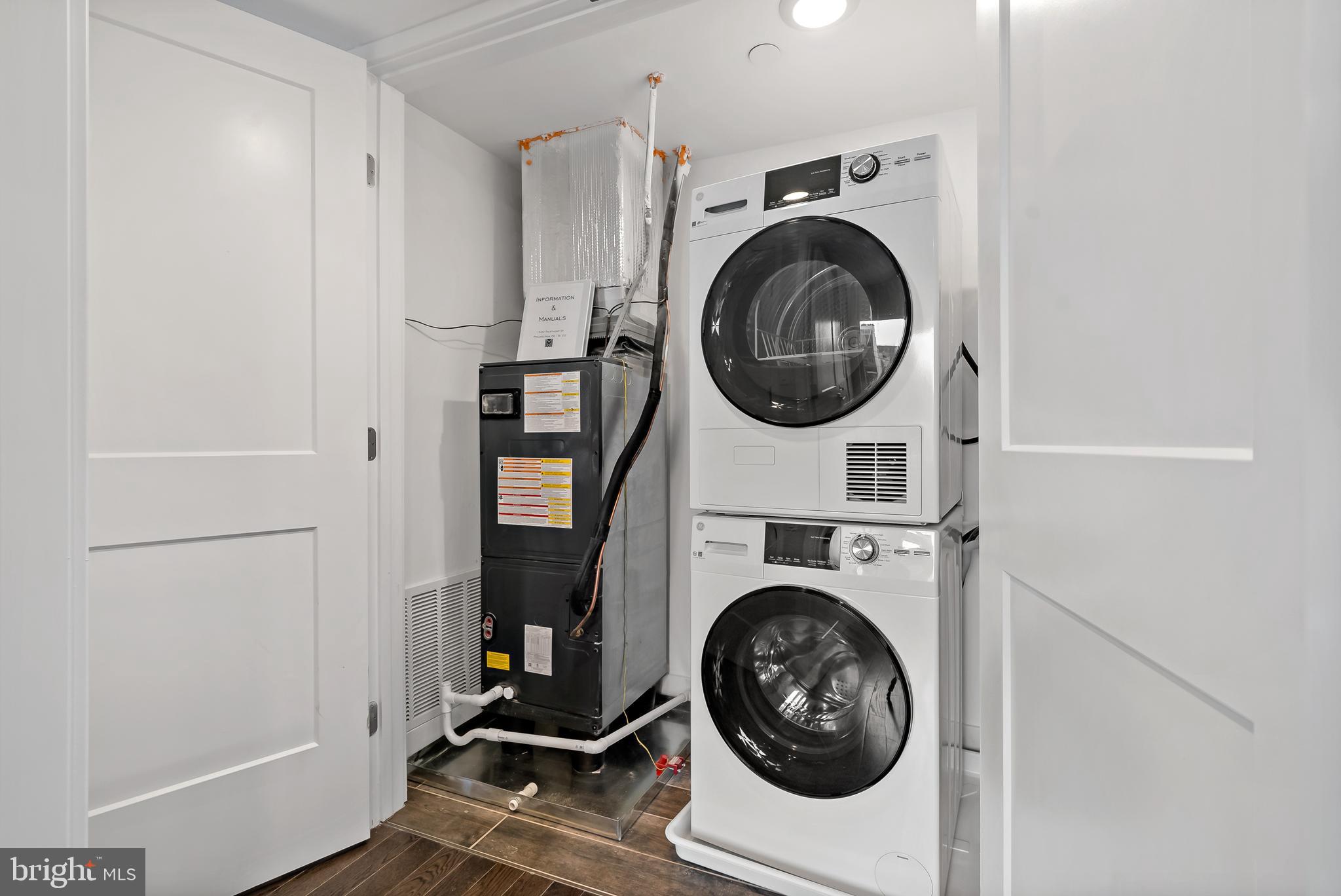OLDE KENSINGTON - Residential Lease