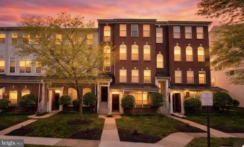 Photo of 5021 Anchorstone Drive #5021, WOODBRIDGE, VA 22192 (MLS # VAPW2117348)