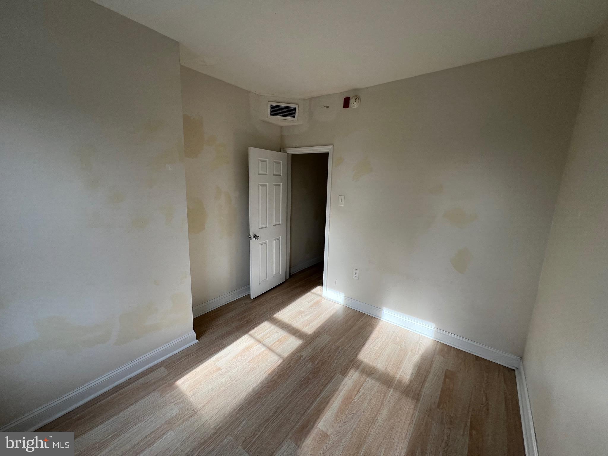 WALNUT HILL - Residential Lease