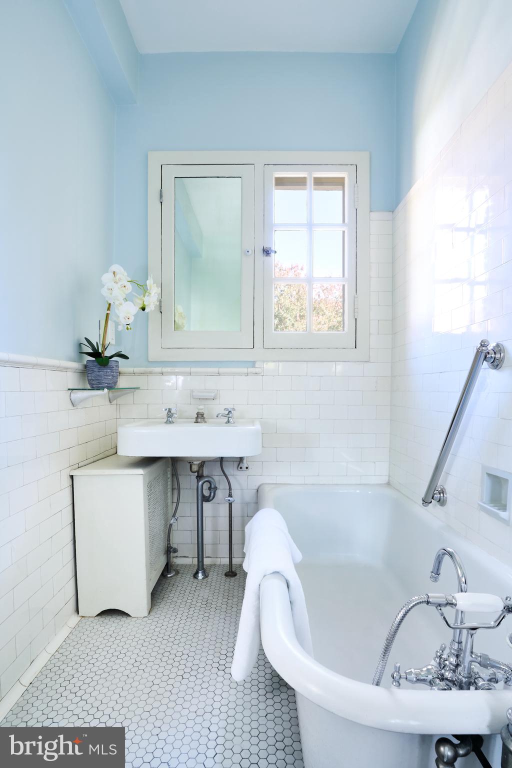 TUSCANY-CANTERBURY - Residential