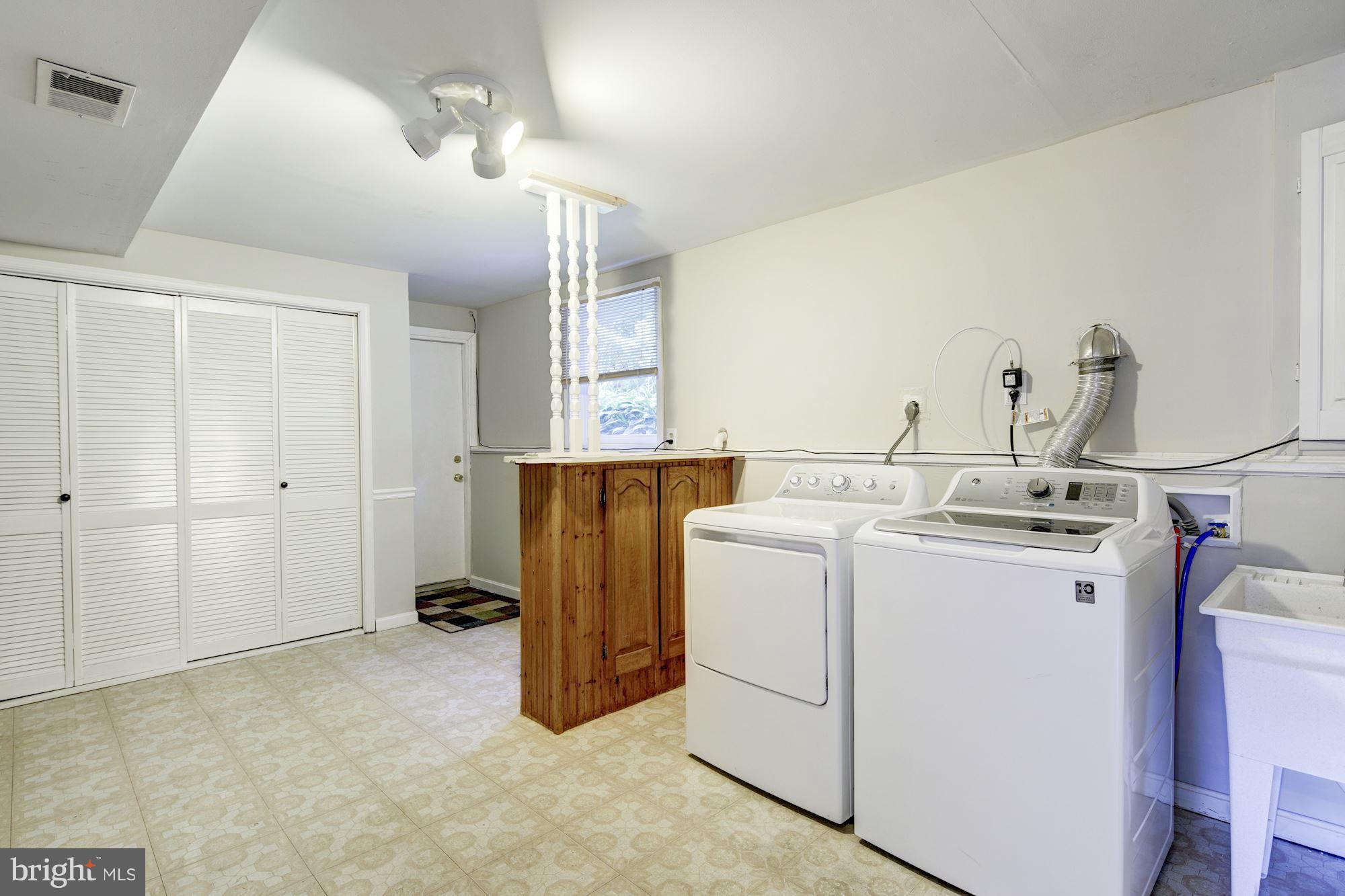 LAUREL VALLEY - Residential