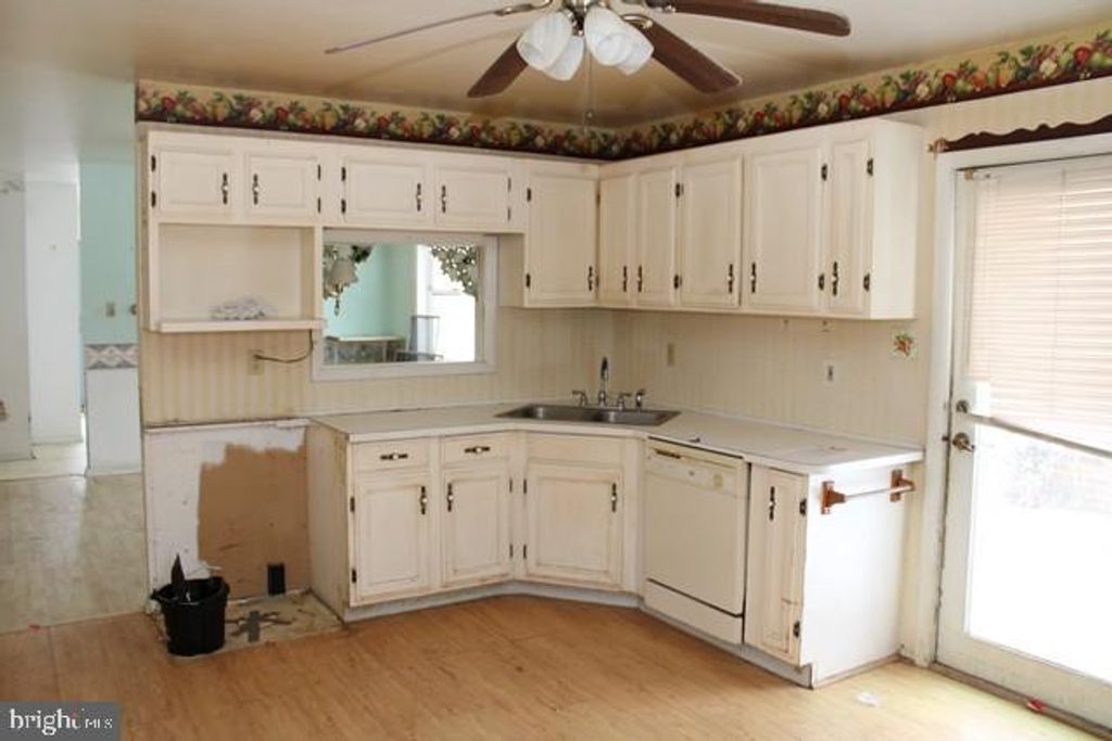 Photo of 12228 Blue Mountain Ave, WAYNESBORO, PA 17268 (MLS # PAFL2032506)