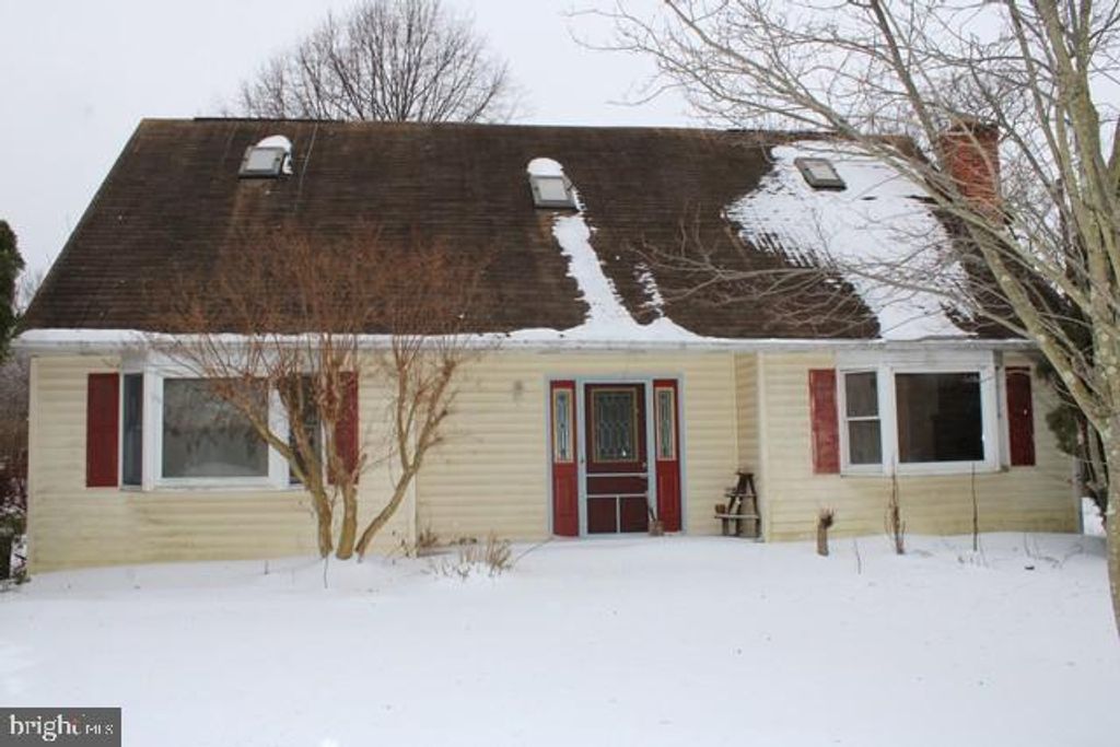 Photo of 12228 Blue Mountain Ave, WAYNESBORO, PA 17268 (MLS # PAFL2032506)