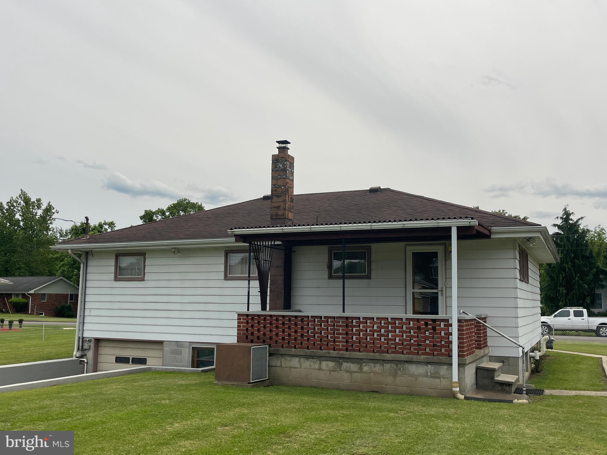 210 POTOMAC STREET