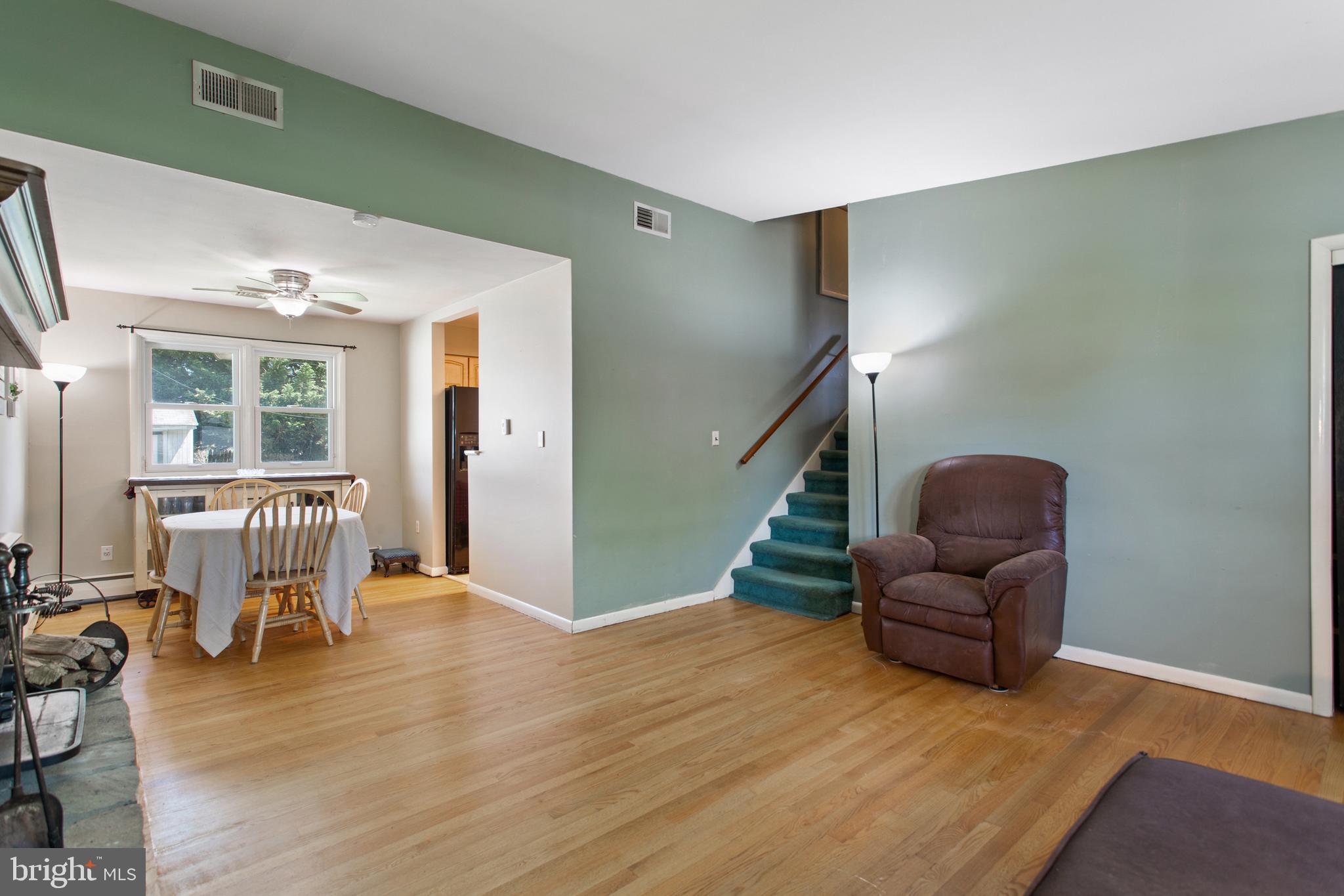 400 MARY ANN DRIVE