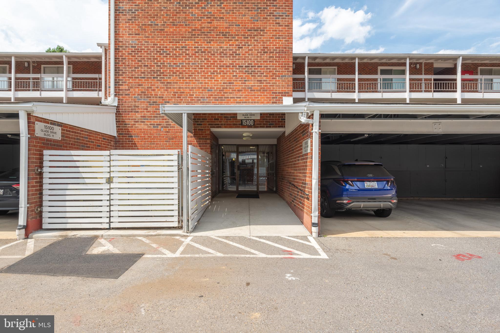 LEISURE WORLD - Residential