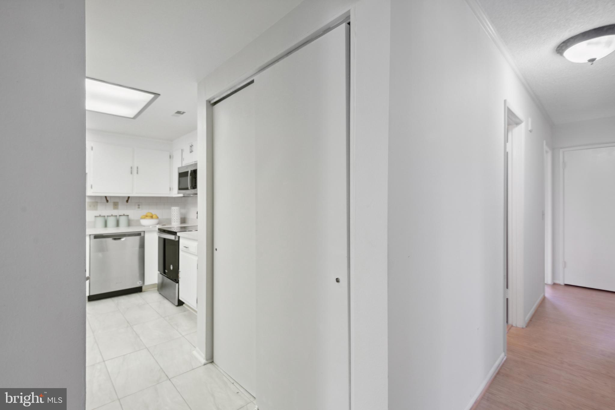 LEISURE WORLD - Residential