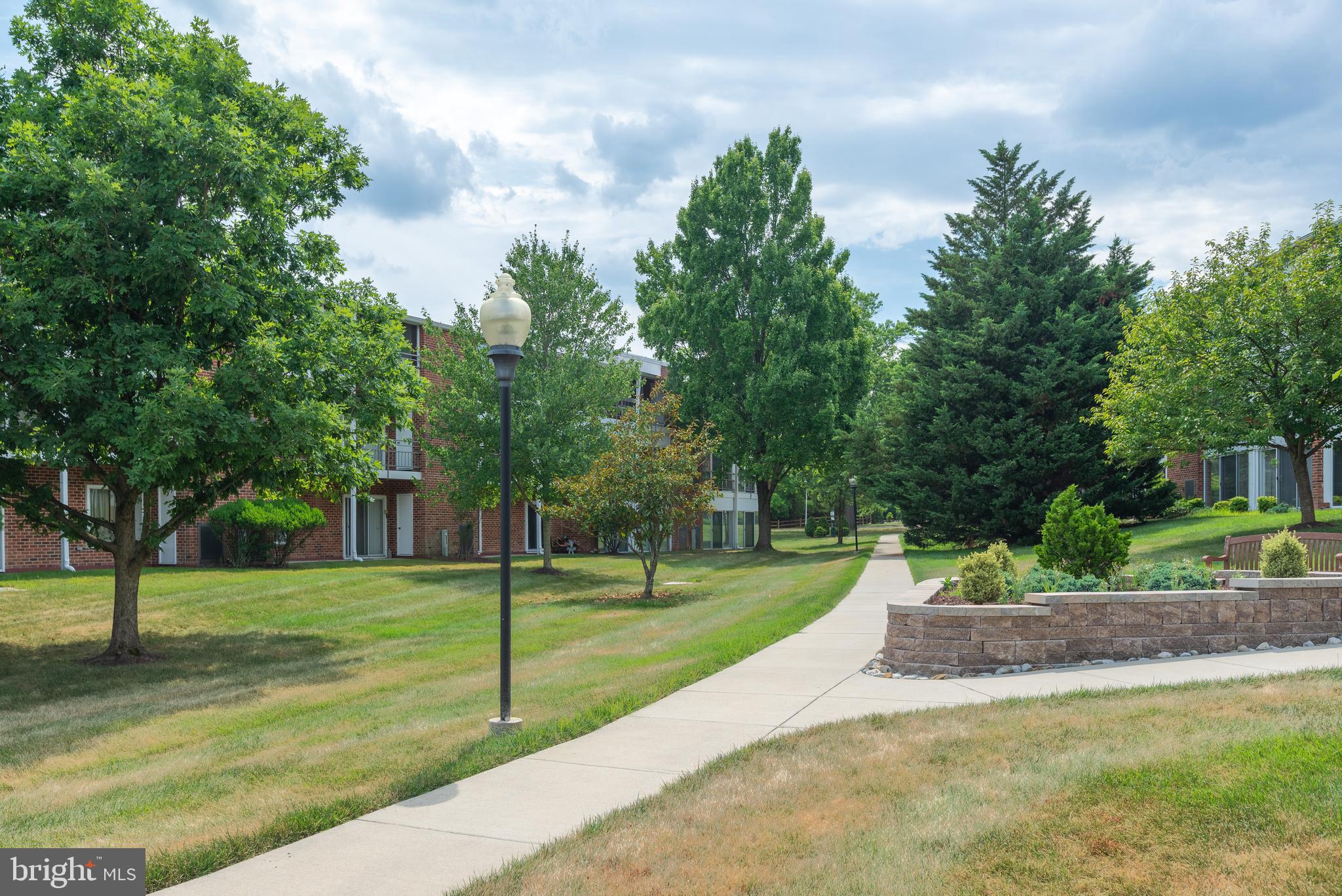 LEISURE WORLD - Residential