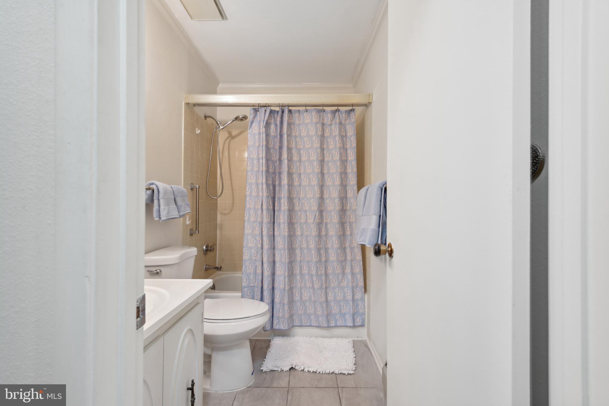 LEISURE WORLD - Residential