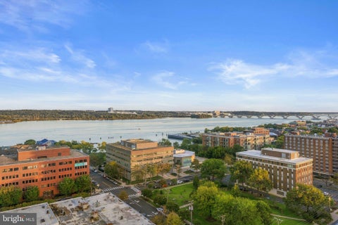 Photo of 801 N Pitt Street #1209, ALEXANDRIA, VA 22314 (MLS # VAAX2066206)