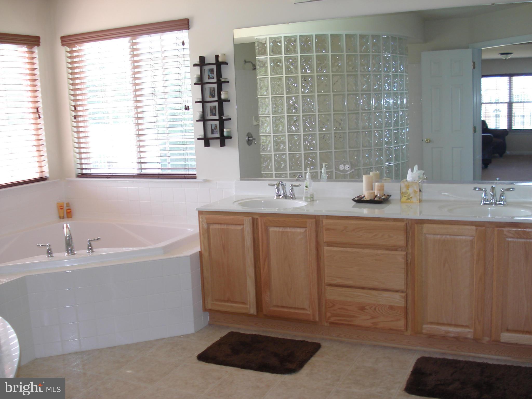 BEN OAKS - Residential Lease