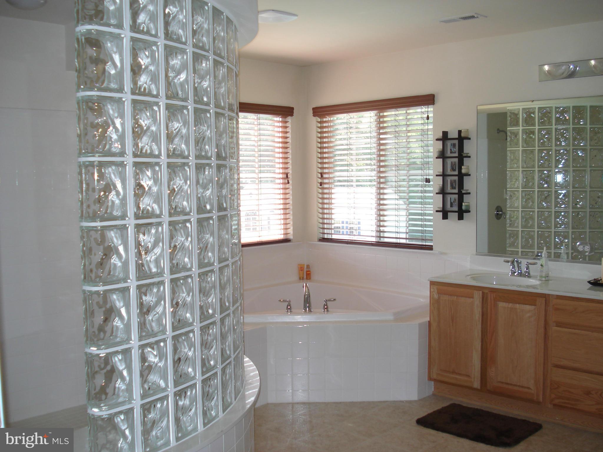 BEN OAKS - Residential Lease