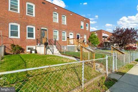Townhouse For Sale - 5226 Patrick Henry Drive<br/> BALTIMORE, MD 21225